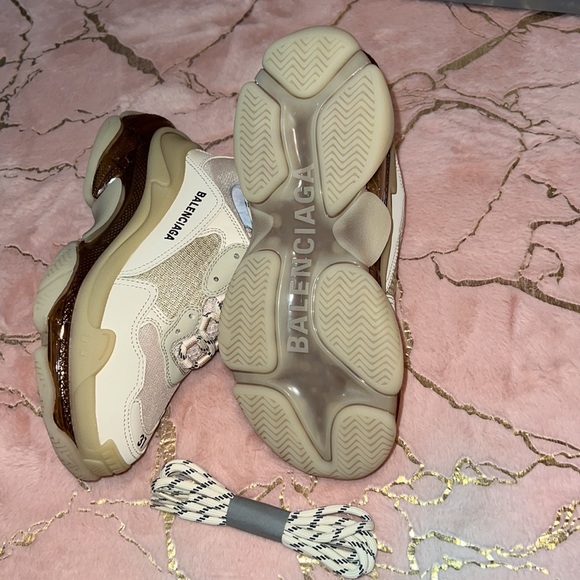 “Triple S Clear Sole” Balenciagas - Picture 1 of 4